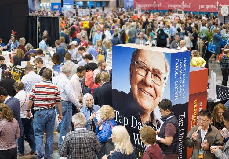 Cuộc họp Thường niên của Berkshire Hathaway và góc nhìn thú vị của Buffett